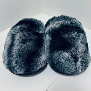 Women’s Cobian Slippers Size 9 Gray, White, Black Faux Fur Fuzzy Soft Slip on